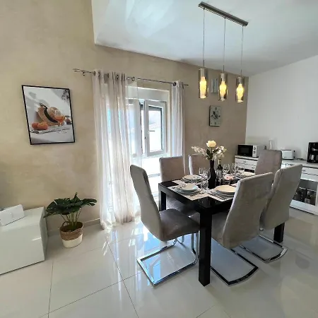 Monte Apartment